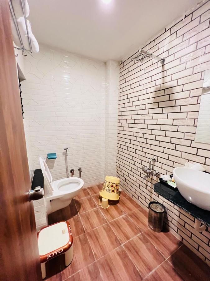 Leela Bizotel Junagadh Eksteriør billede